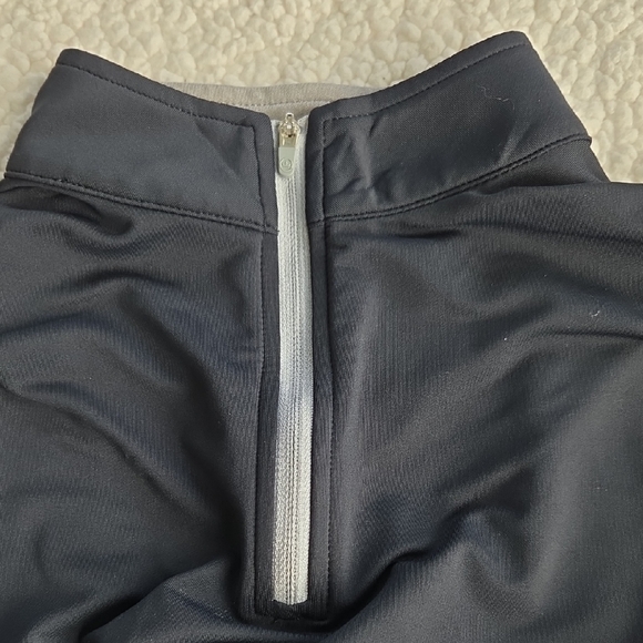 Peter Millar Youth Size Large Black Quarter-Zip Sweater. Stay warm and stylish - Picture 6 of 6